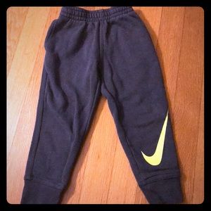 Boy Nike pants